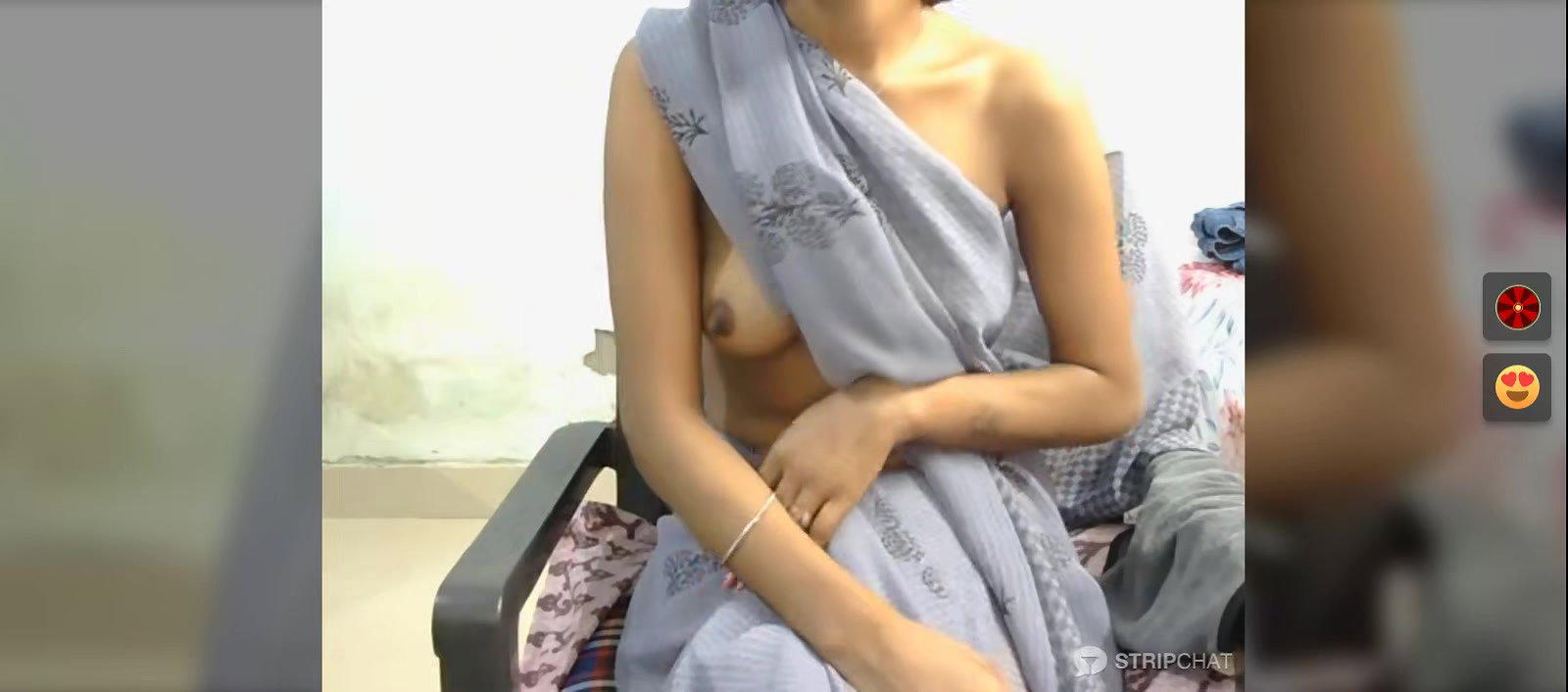 Bangladeshi girl showing small round boobs2