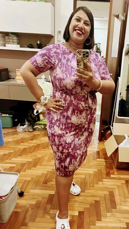 busty desi aunty nipple visible in purple bra2