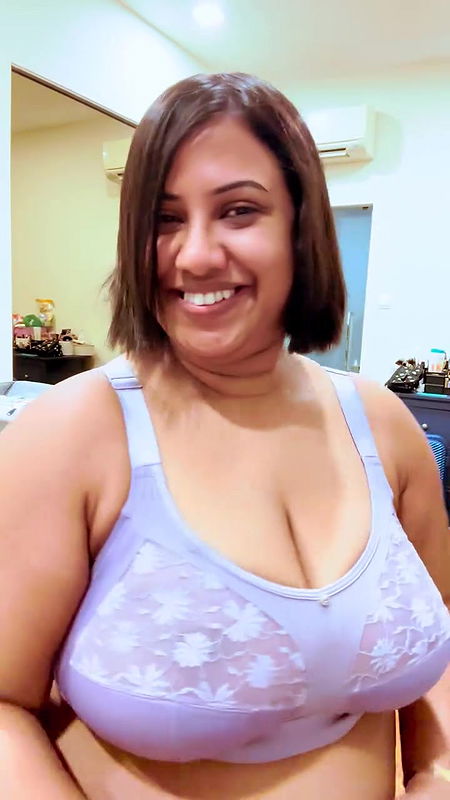 busty desi aunty nipple visible in purple bra2