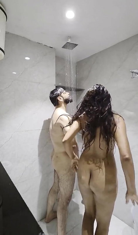 Desi Babe In Shower Wid BF Sucking Dick n Fucked2