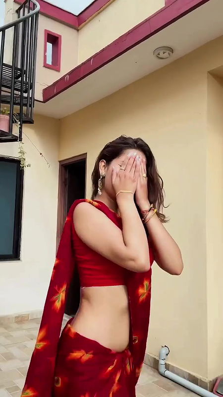 ENISHA SILWAL MESMERIZING BEAUTY SEXY IN BACKLESS RED SAREE UUFFF2