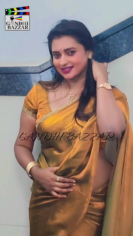 Kannadiga actress chaitra sizzling boobs and navel show from a event2