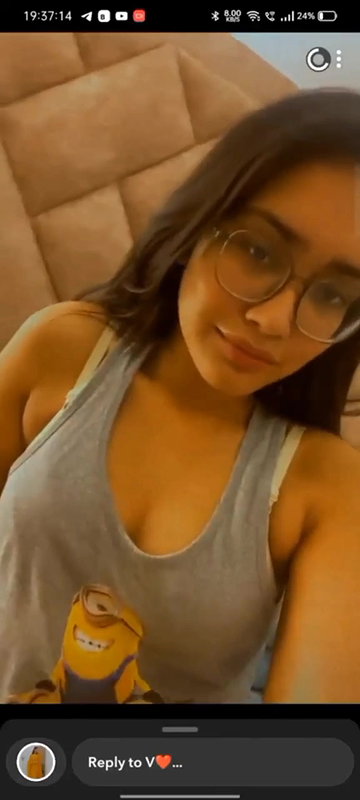 Snapchat Babe showing boobs2