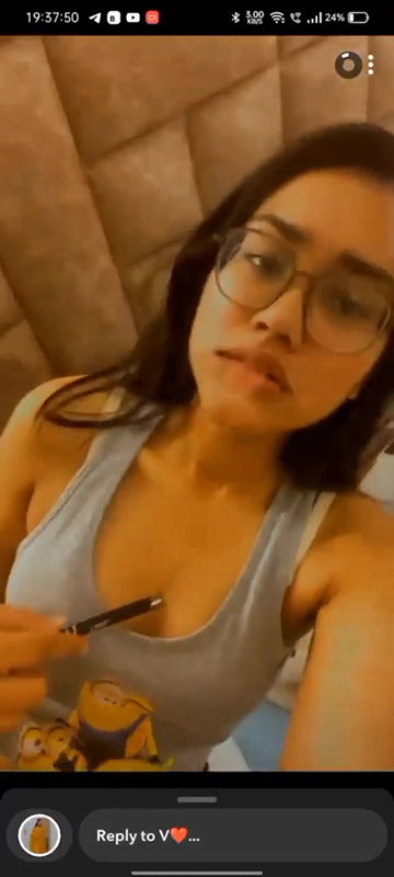 Snapchat Babe showing boobs2