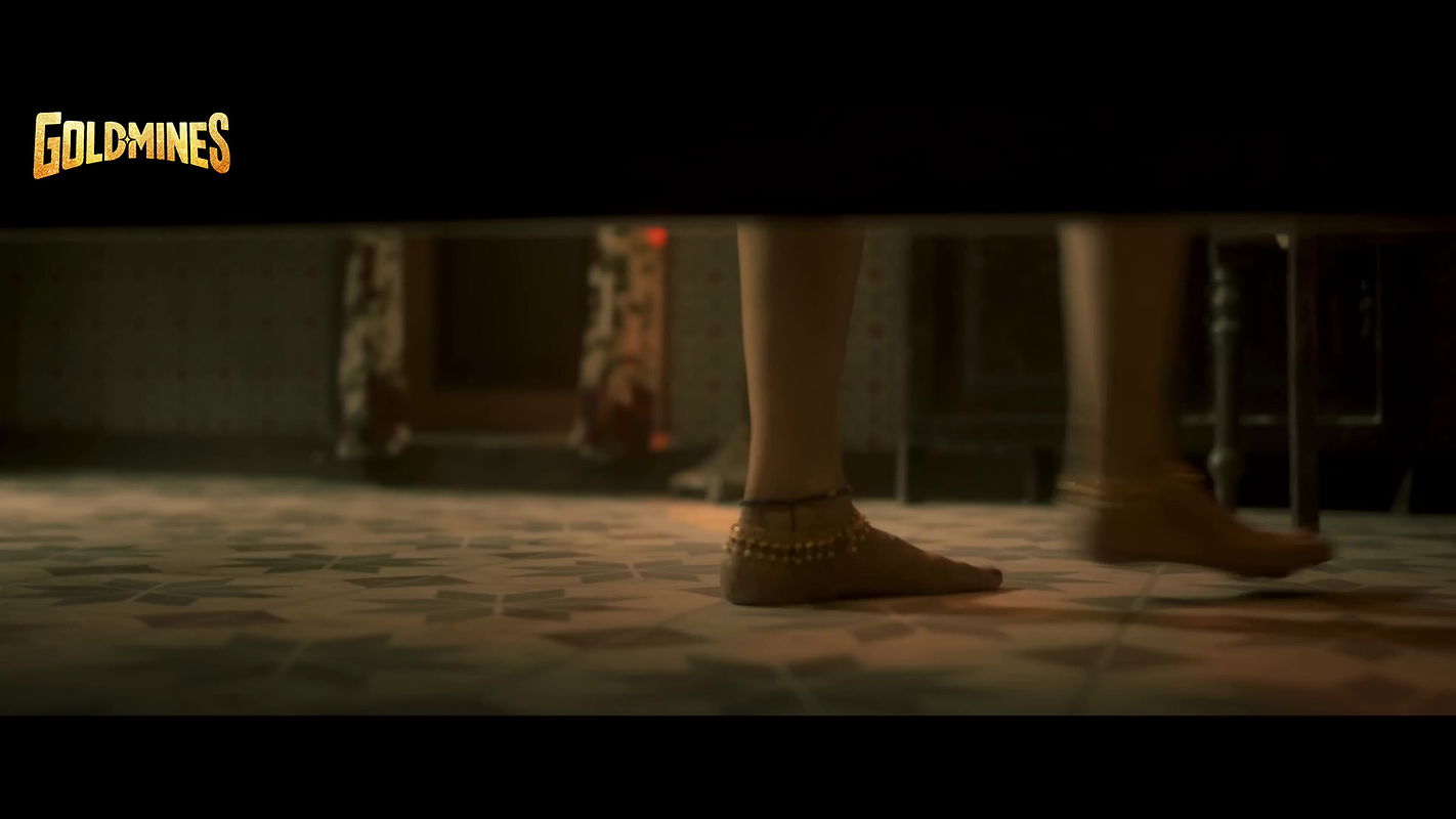 Anasuya Aunty Erotic Navel Saree Folds As Prostitute Tempting Hot Scenes 4K Flashback 2