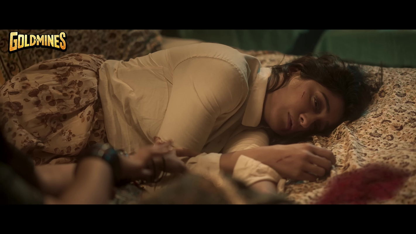 Anasuya Aunty Erotic Navel Saree Folds As Prostitute Tempting Hot Scenes 4K Flashback 2