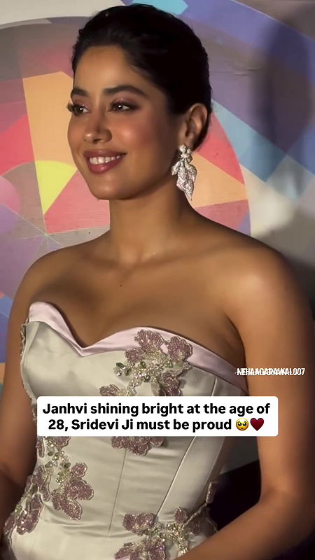 HOTNESS JHANVI KAPOOR IRRESISTIBLE CUMWORTHY DEEP POPPING CLEAVAGE EXPOSE HQ VIDEOS 4