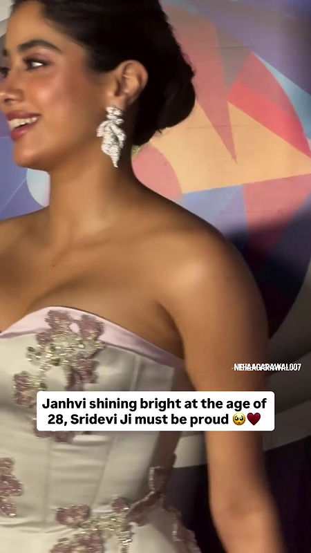 HOTNESS JHANVI KAPOOR IRRESISTIBLE CUMWORTHY DEEP POPPING CLEAVAGE EXPOSE HQ VIDEOS 4