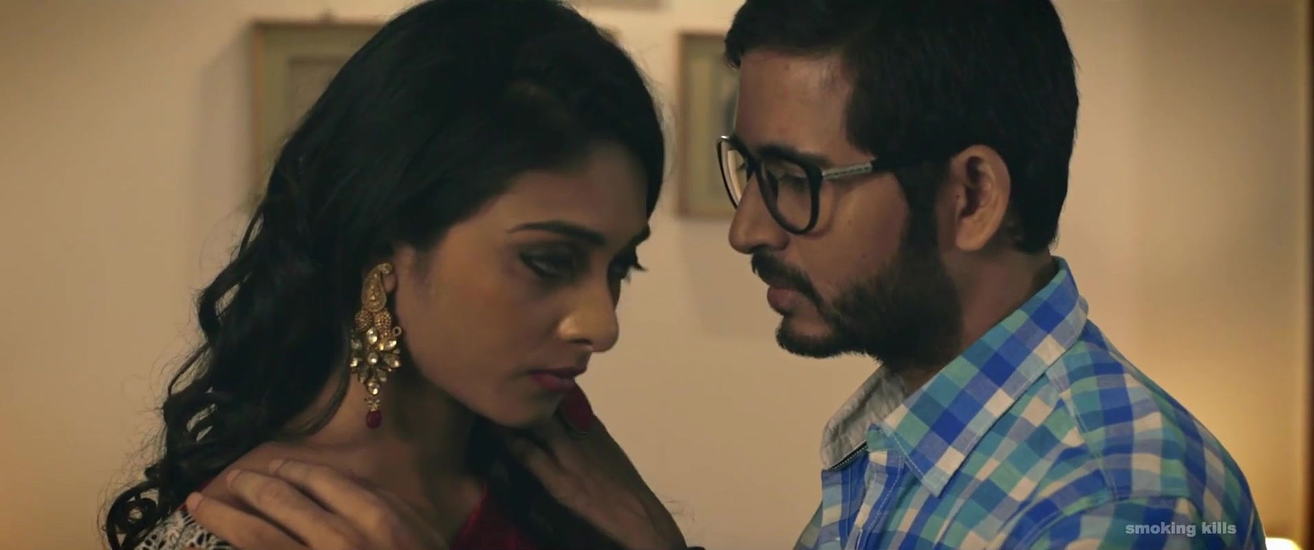 Satarupa Pyne kissing and sexy scene – Meher Aali (2017) 2