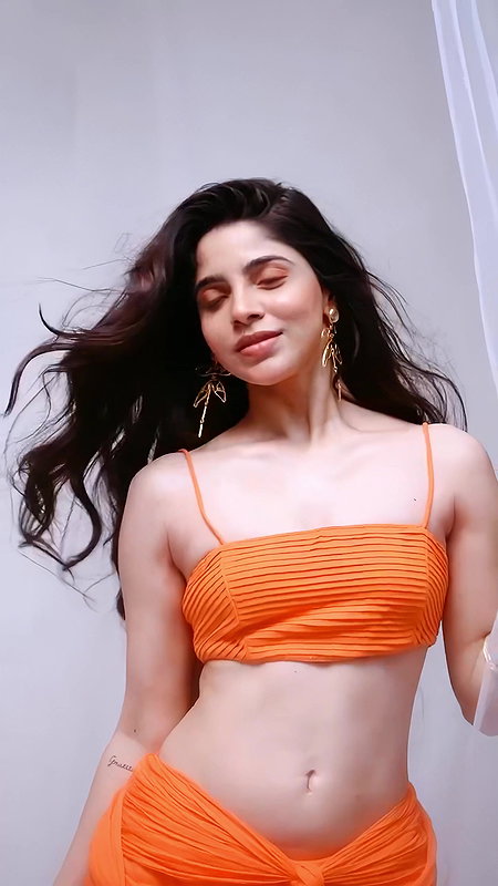 DIVYA BHARATHI TOO DESIRABLE EROTIC BEAUTY TEMPTING VIEW HQ VIDEO 2