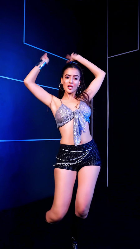 SOUNDOUS MOUFAKIR RAVISHING SLUTTY SEXY TEASE HQ VIDEO 2