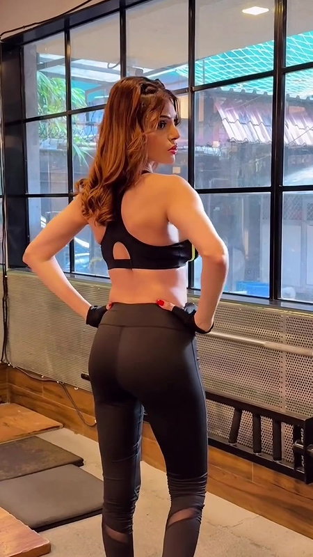 Actress Sherlyn Chopra in sexy gym outfit hot show 2