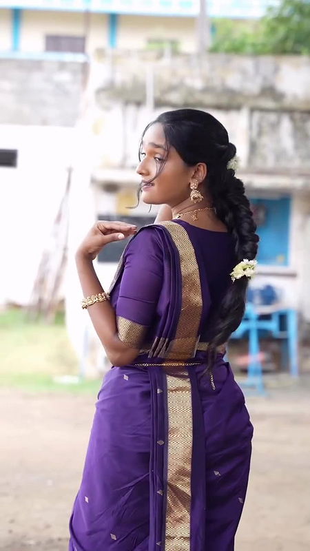 Cute girl saree wearing video 2