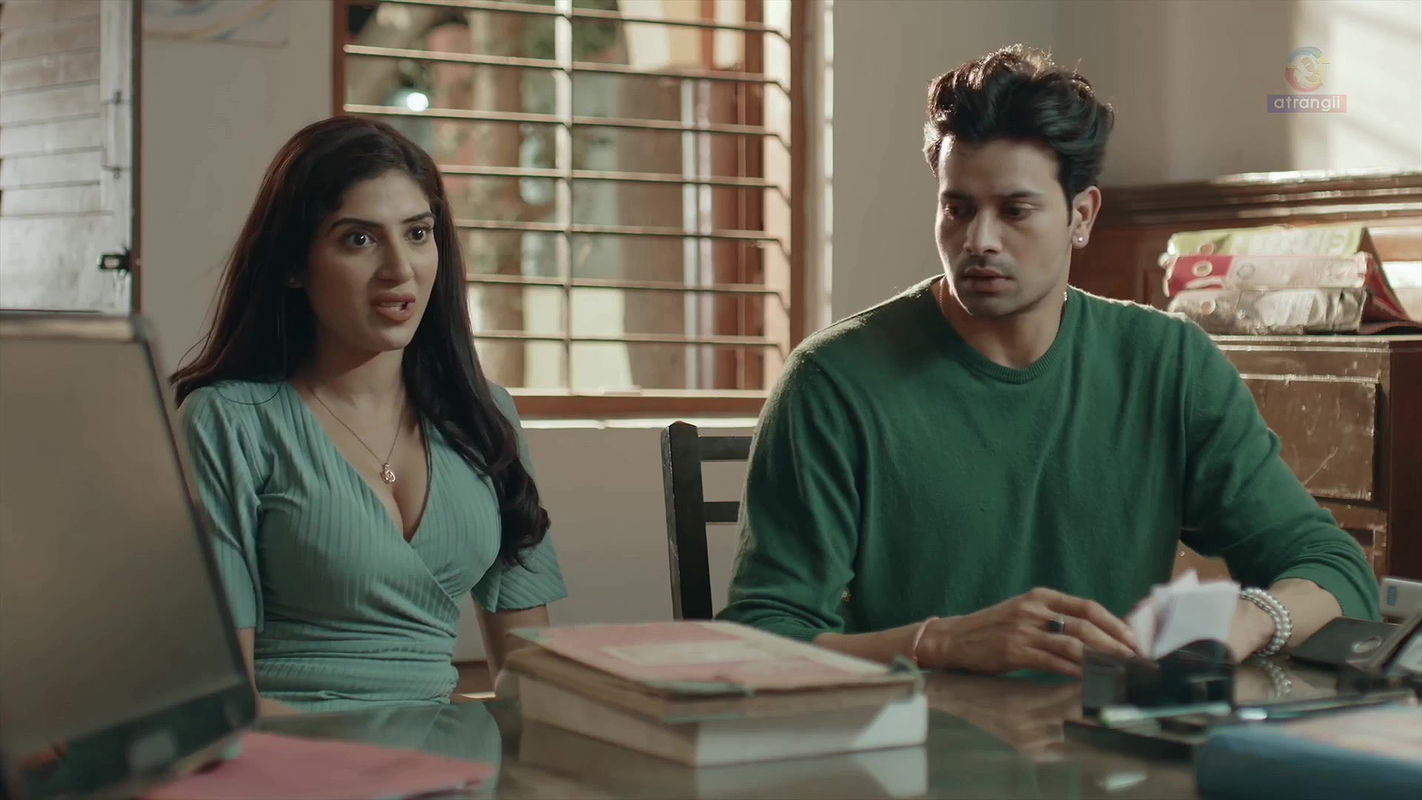 (Atrangii) Khoj Episode 01 Hot Scenes 2