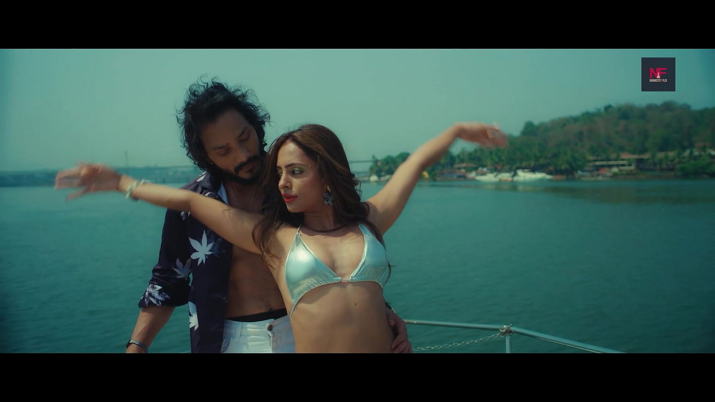 Young hot slim girls cleavage and navel show romantic song 2