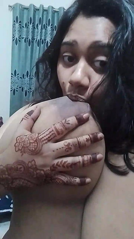 Beautiful Chubby Girlfriend Showing Nude Sucking Boobs 14 Videos Update  10