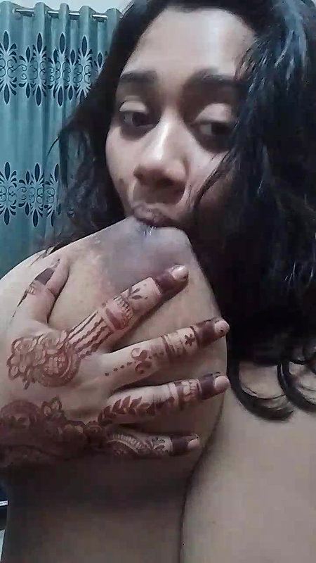 Beautiful Chubby Girlfriend Showing Nude Sucking Boobs 14 Videos Update  10