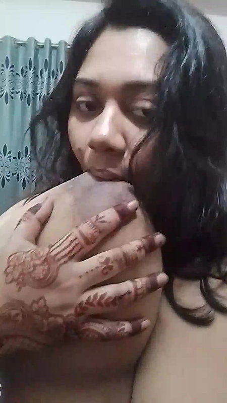 Beautiful Chubby Girlfriend Showing Nude Sucking Boobs 14 Videos Update  10