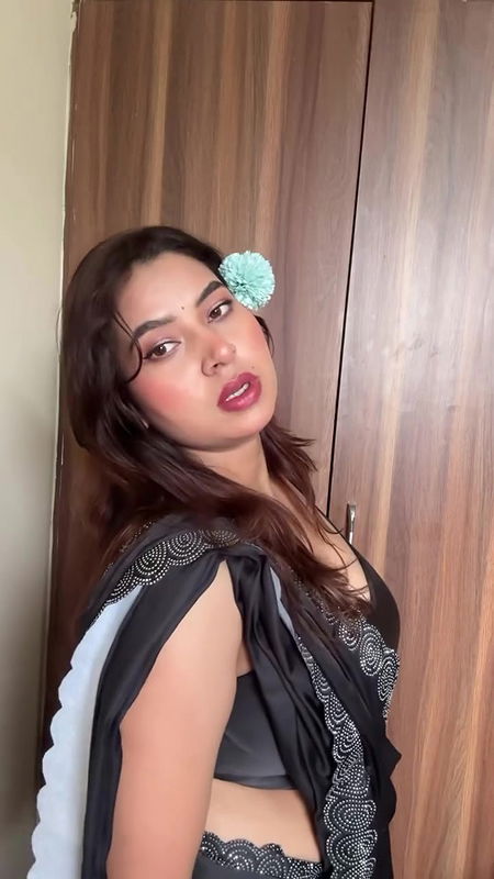 busty marathi girl big breasts and cleavage in black saree  2