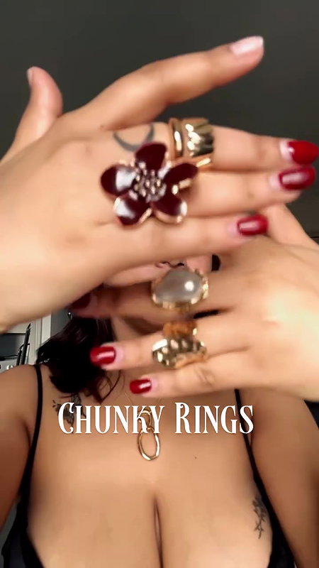 desi nri girl huge breats and cleavge in black costume  2