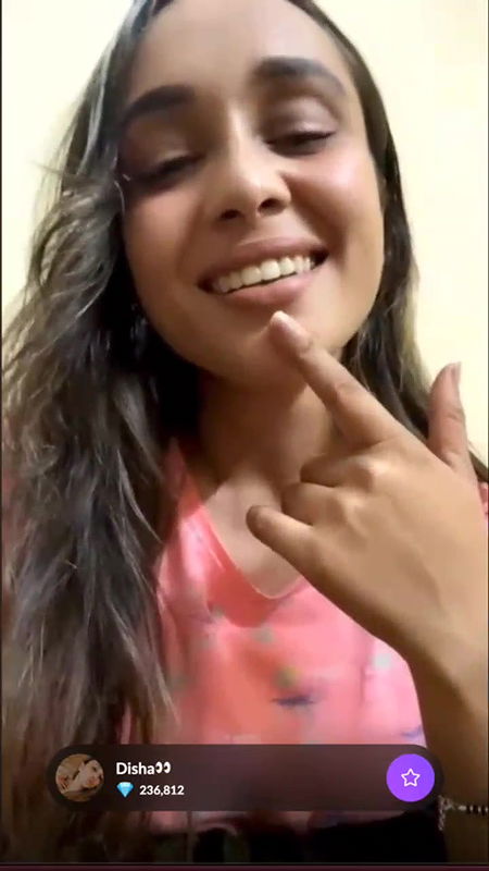 Disha Gives a Quick Glimpse of Her Boobs on 121 Live  2