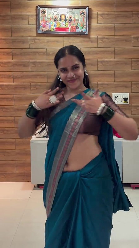 marathi sexy lady wide hip and navel in blue saree  2