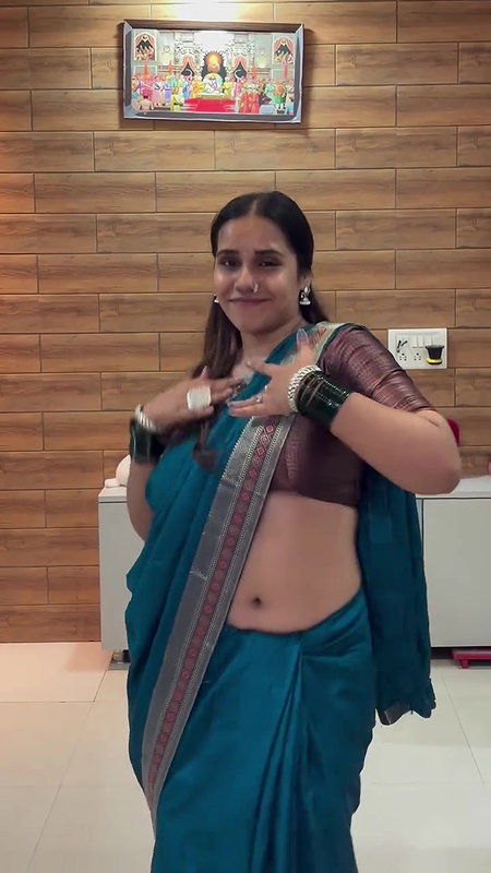 marathi sexy lady wide hip and navel in blue saree  2