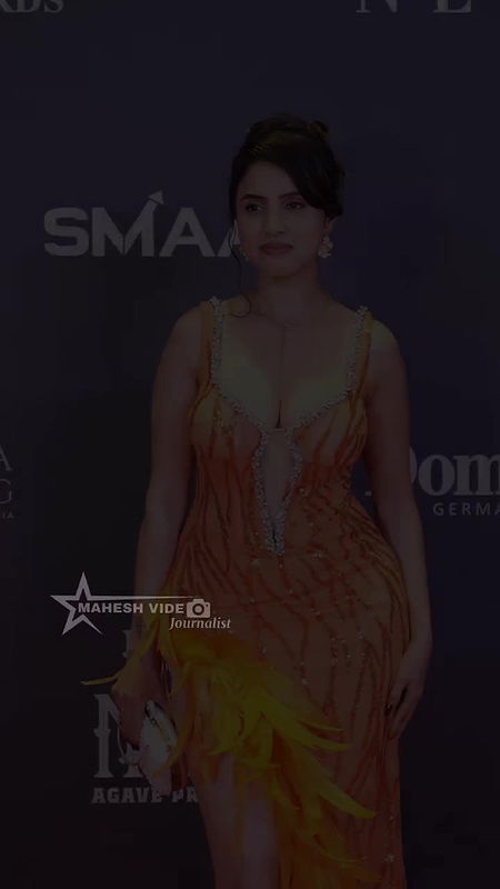 PRIYANKA KHOLGADE POPPING AMPLE CLEAVAGE EXPOSE AT EVENT  2