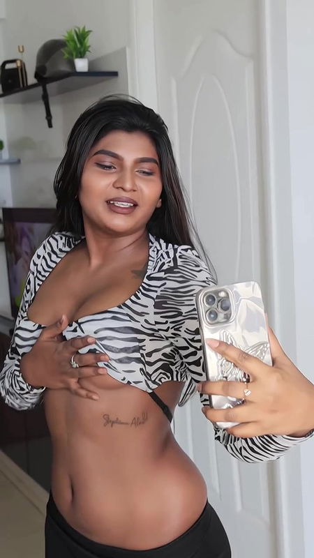 STEPHINA RAVISHING MALLU BABE TEMPTING MIDRIFF AND EXOTIC TEASE  2