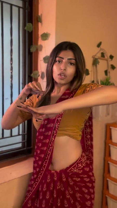 sexy desi model deep navel in red saree  2