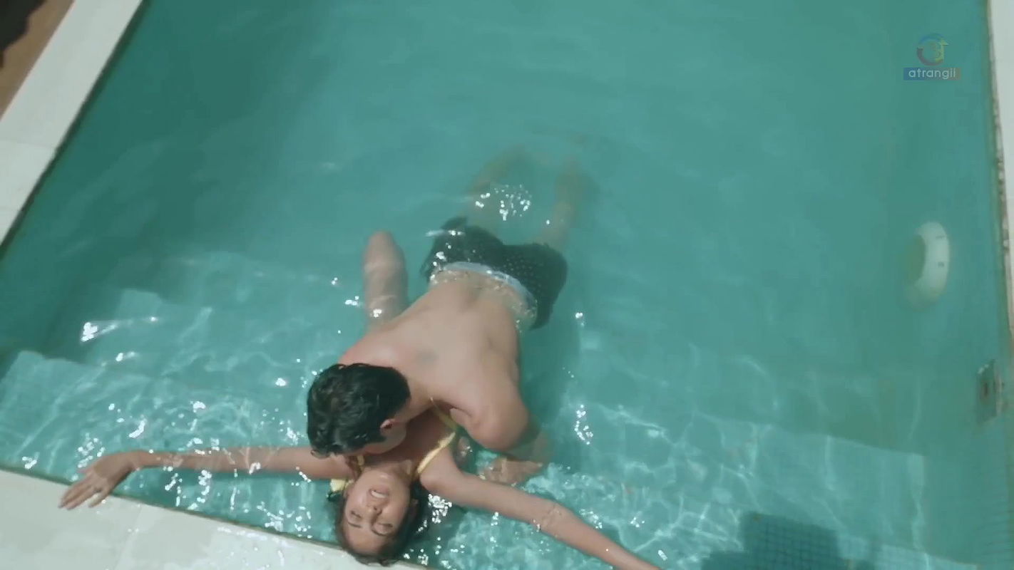 Atrangii Khoj Episode 04 Hot Scenes  2