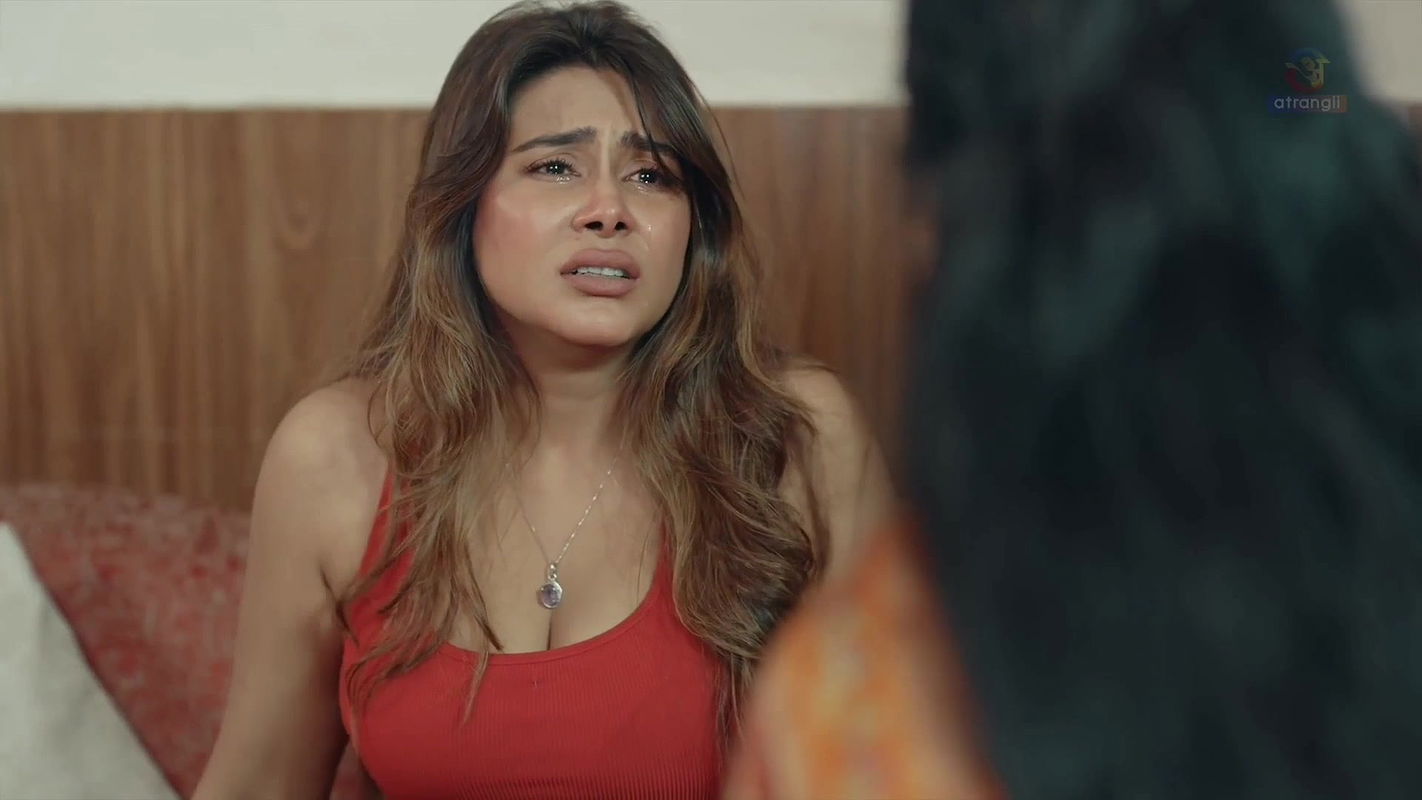 Atrangii Khoj Episode 04 Hot Scenes  2