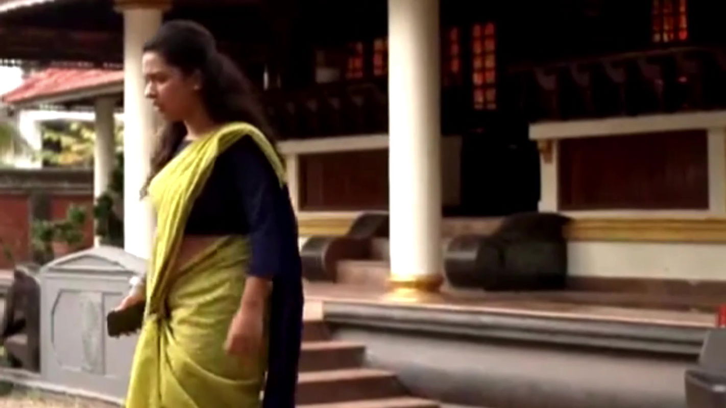 Mersheena Neenu Rare Big Navel Slips in green Saree  2