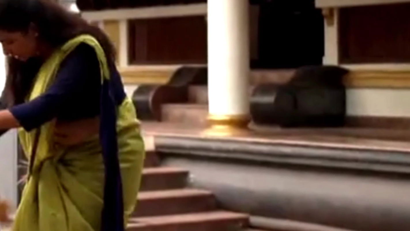 Mersheena Neenu Rare Big Navel Slips in green Saree  2