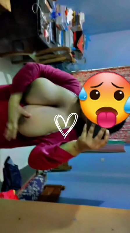 Beautiful Chubby Girlfriend Showing Nude Sucking Boobs 14 Videos Update  11