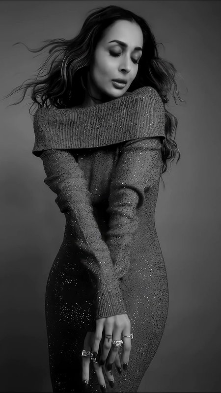 TOO WILD AND STUNNING BOLD MILF MALAIKA ARORA CURVY SHOOT HQ VIDEO  2