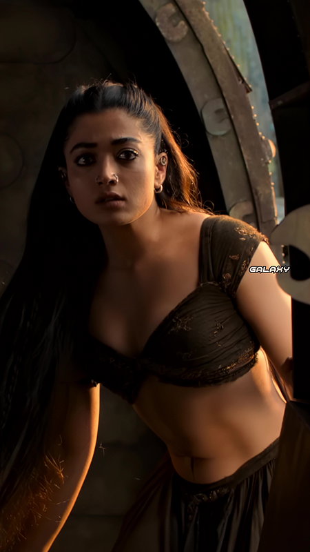 RASHMIKA CAPTIVATING HOT RAUNCHY LOOKS TEASE HQ VIDEO2