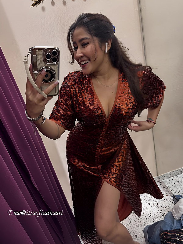SOFIA ANSARI MOUTHWATERING BABE STRIP NAKED AI EDIT VIDEO2