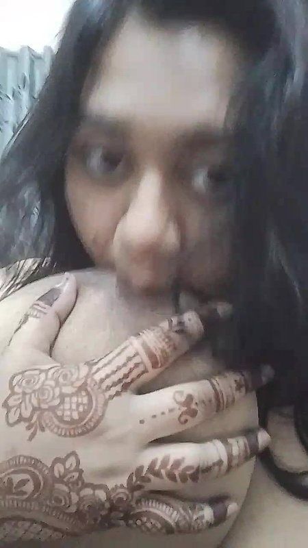 Beautiful Chubby Girlfriend Showing Nude Sucking Boobs 14 Videos Update10