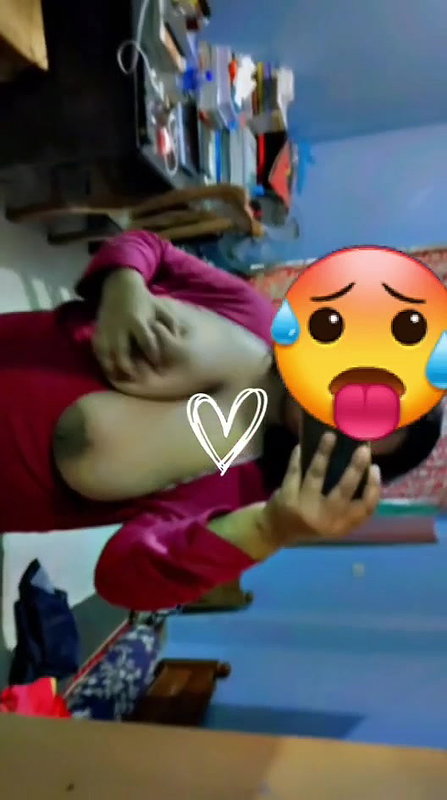 Beautiful Chubby Girlfriend Showing Nude Sucking Boobs 14 Videos Update11