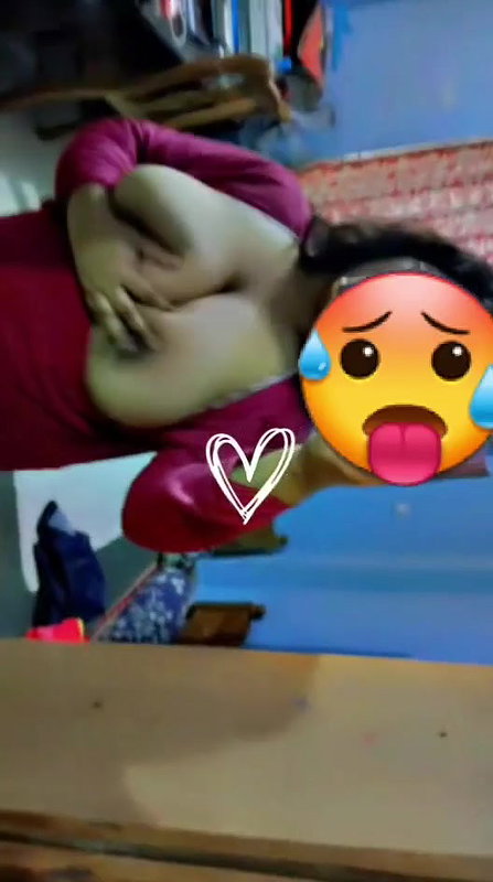 Beautiful Chubby Girlfriend Showing Nude Sucking Boobs 14 Videos Update11