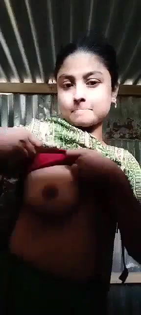 Desi village babe showing big boobs2