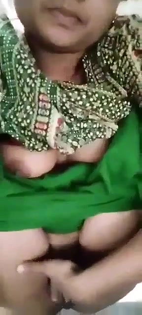 Desi village babe showing big boobs2