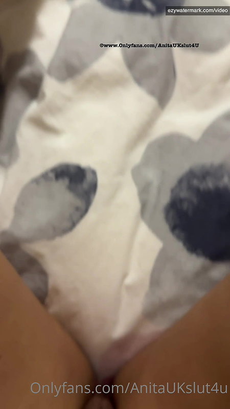 anita_Play_with_her_pussy.mp4