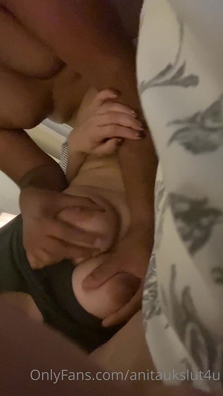 Anitaukslut4u fucked and cum on boobs