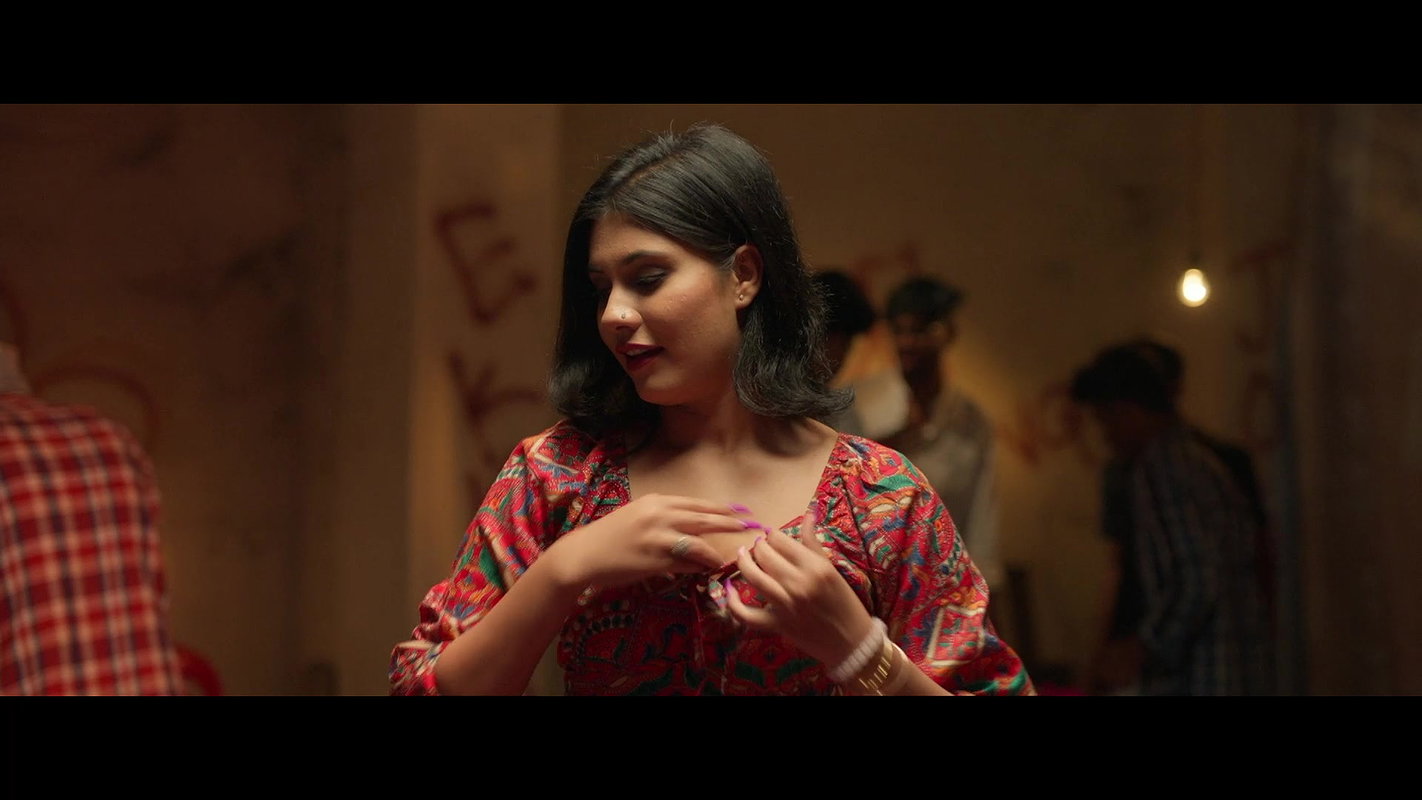 Manini Durge sexy scenes – Ambat Shoukin 2025 Marathi film