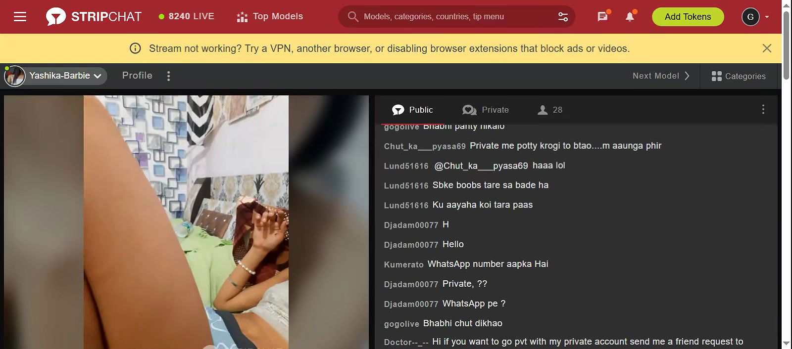 Horny girl fingering her pussy on cam