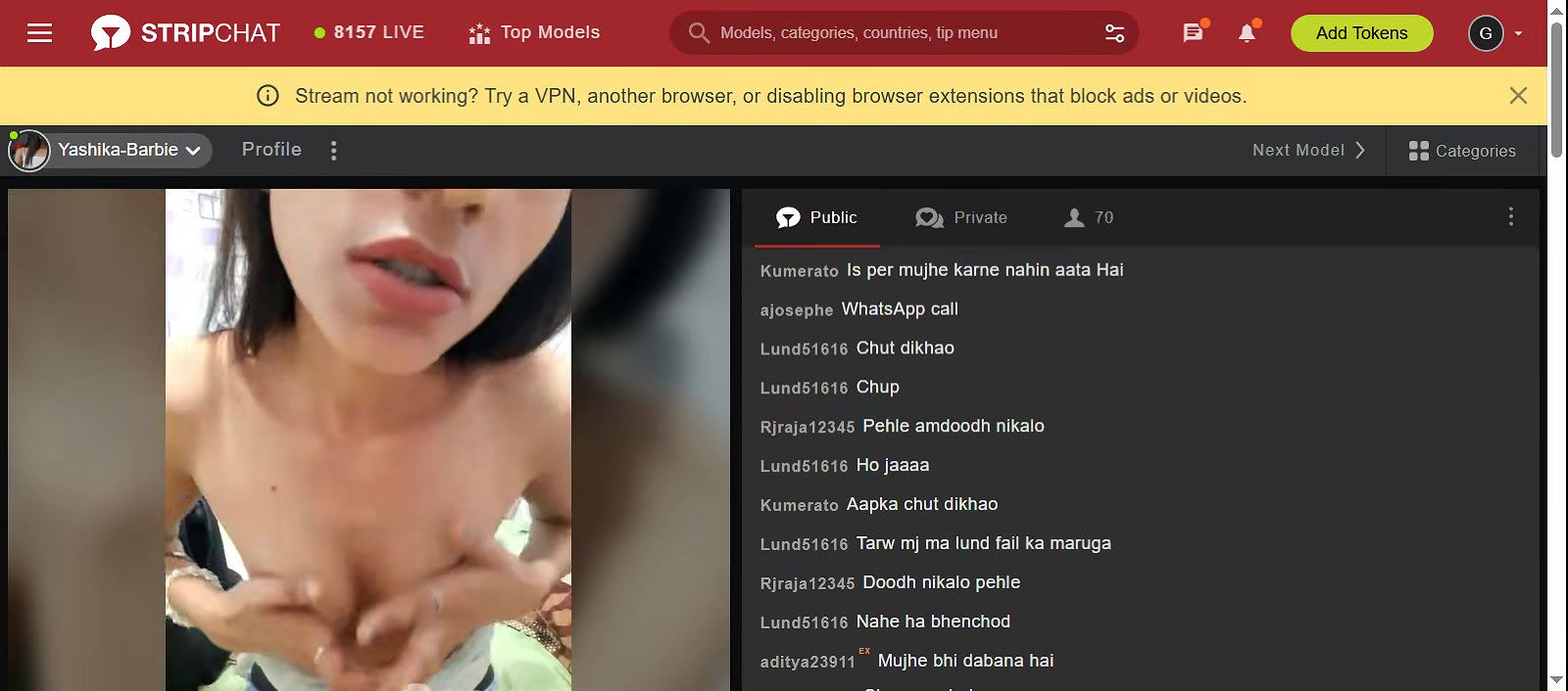 Horny girl fingering her pussy on cam