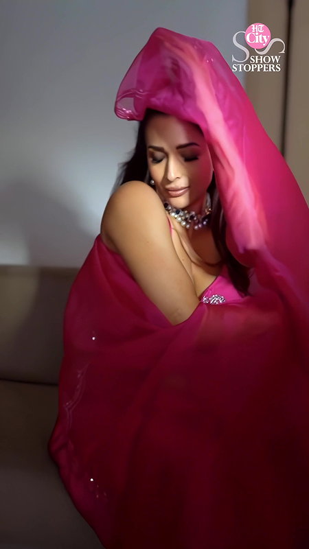GLAM AND TEMPTING MILF MALAIKA ARORA FAPWORTHY SHOOT HQ VIDEO 2