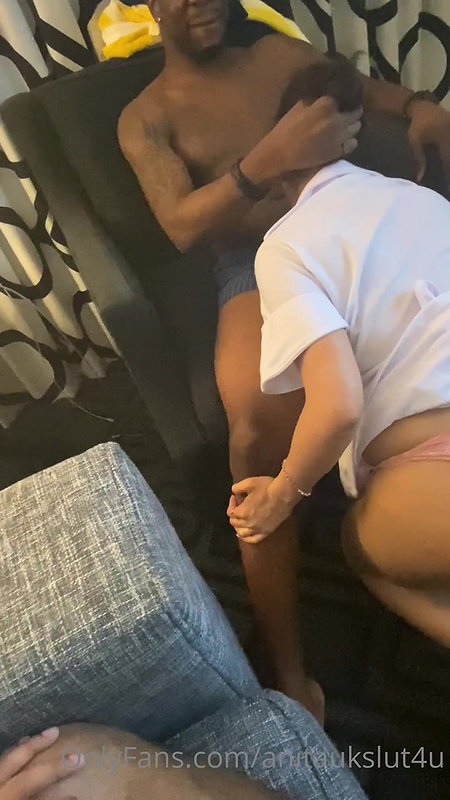 Anitaukslut4u blowjob hubby front of her husband 2